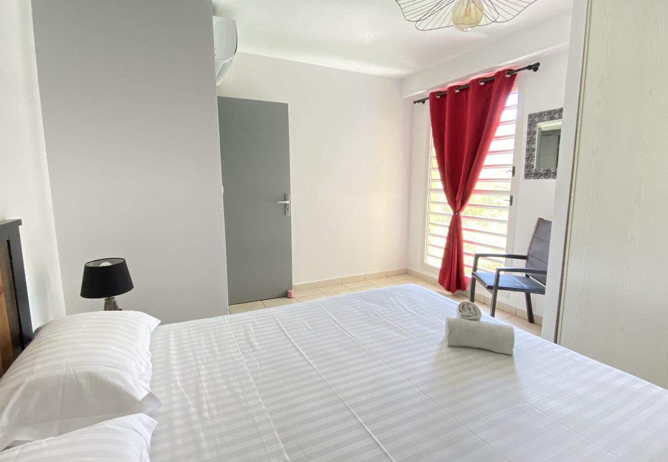 Apartment in Les Trois-Ilets - Kalypsa, 4 pers, standing, vue mer, plage