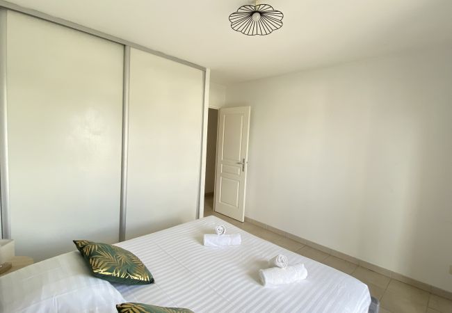 Apartment in Les Trois-Ilets - Ti Bonheur, 4 pers, vue mer, spacieux Apartment in Les Trois-Ilets - Ti Bonheur, 4 pers, vue mer, spacieux