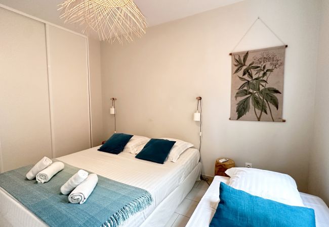 Apartment in Les Trois-Ilets - Sandama, 5 pers, standing, vue mer, plage