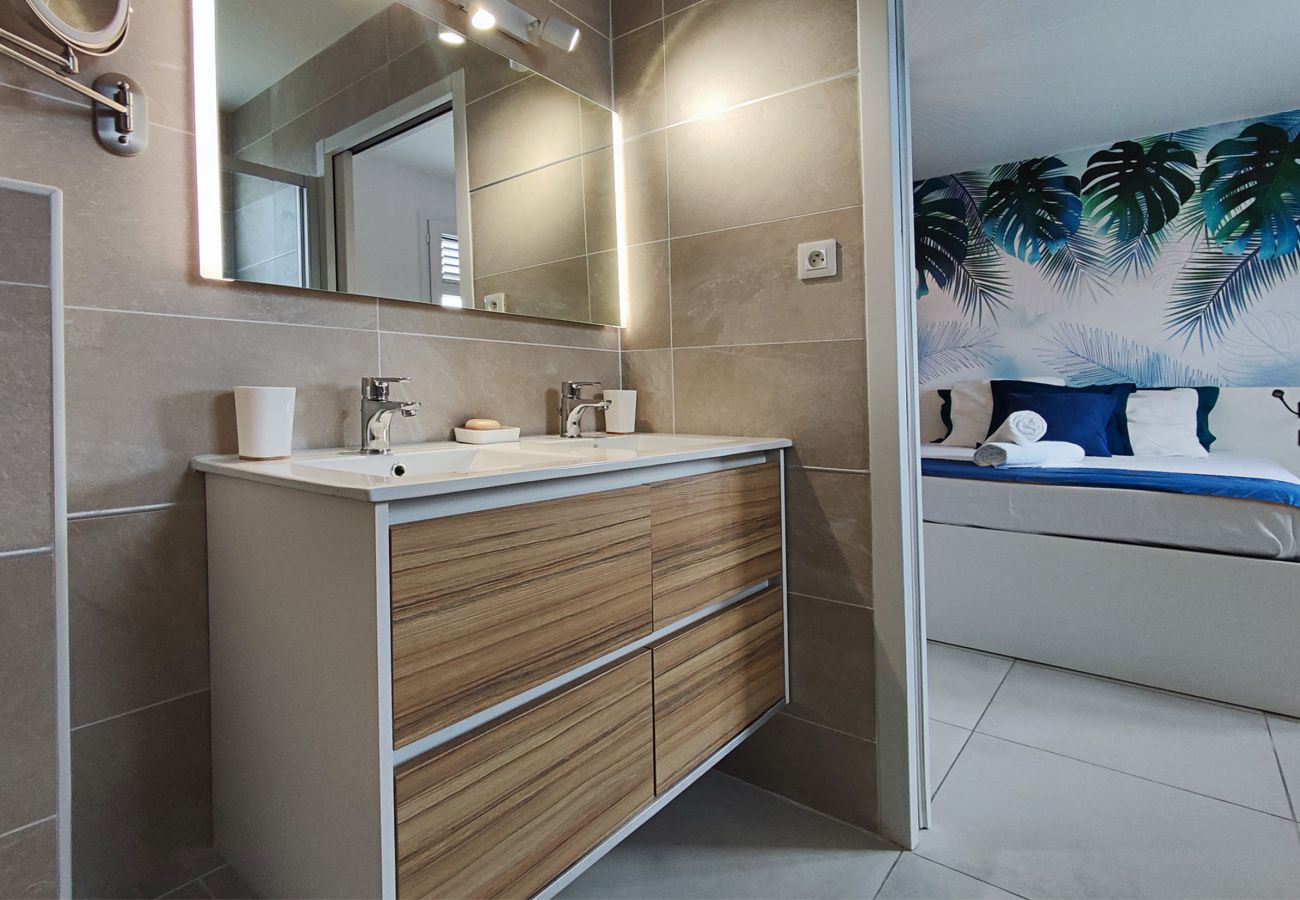 Apartment in Les Trois-Ilets - Secret de l'Anse, 6 pers, standing, vue mer