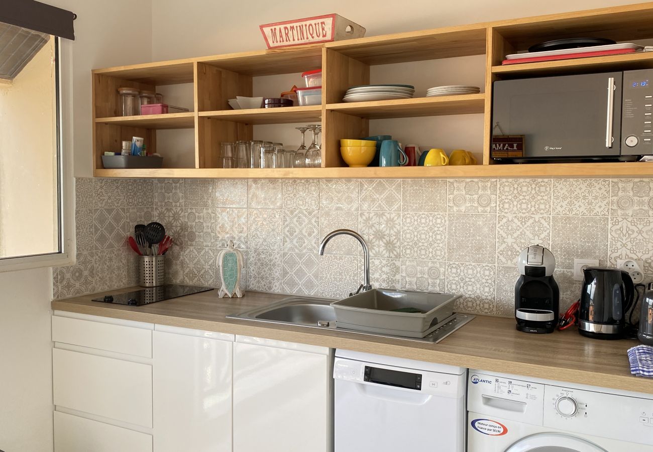 Apartment in Les Trois-Ilets - Ti Caraïbes, 4 pers, piscine, vue mer