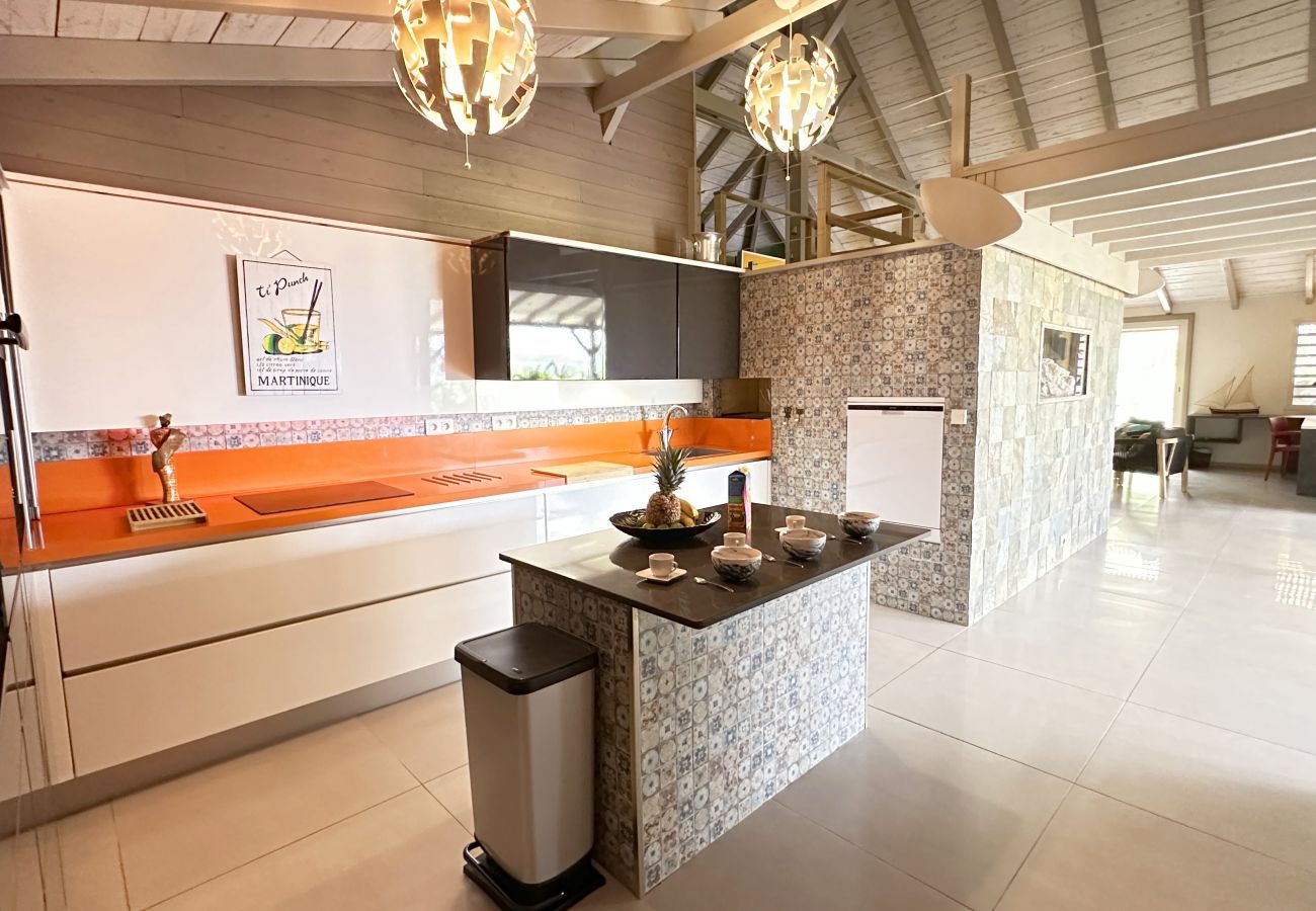 Villa in Les Trois-Ilets - Ty Natur, villa 8 pers, piscine, calme, vue me