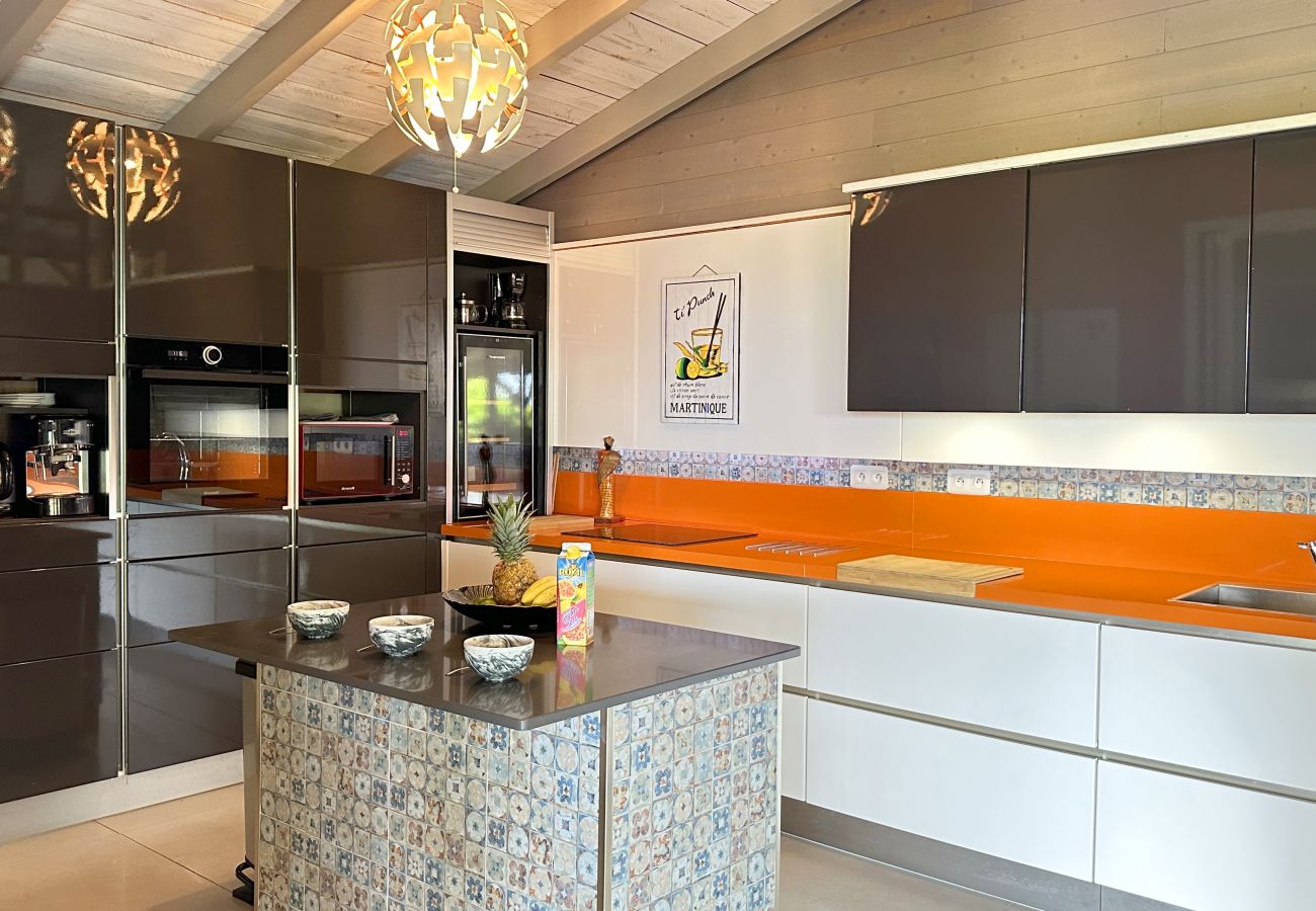 Villa in Les Trois-Ilets - Ty Natur, villa 8 pers, piscine, calme, vue me