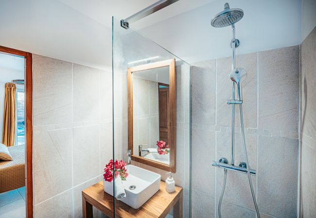 Apartment in Les Trois-Ilets - Les Bougainvilliers, 6 pers, piscine, vue mer Apartment in Les Trois-Ilets - Les Bougainvilliers, 6 pers, piscine, vue mer
