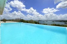 Villa à Les Trois-Ilets - Kaiali, villa 13 pers, luxe, piscine, vue mer