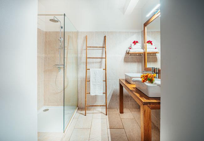 Appartement à Les Trois-Ilets - Les Bougainvilliers, 4 pers piscine vue mer Appartement à Les Trois-Ilets - Les Bougainvilliers, 4 pers piscine vue mer