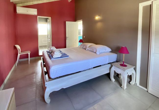 Villa à Les Trois-Ilets - Ti Paradi, villa 12 pers, 2 piscines, vue golf mer Villa à Les Trois-Ilets - Ti Paradi, villa 12 pers, 2 piscines, vue golf mer