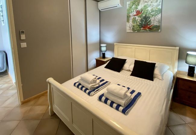 Villa à Les Trois-Ilets - Ti Paradi, villa 12 pers, 2 piscines, vue golf mer Villa à Les Trois-Ilets - Ti Paradi, villa 12 pers, 2 piscines, vue golf mer