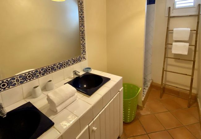 Villa à Les Trois-Ilets - Ti Paradi, villa 12 pers, 2 piscines, vue golf mer Villa à Les Trois-Ilets - Ti Paradi, villa 12 pers, 2 piscines, vue golf mer