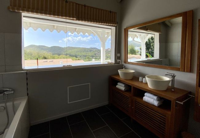 Villa à Les Trois-Ilets - Ti Paradi, villa 12 pers, 2 piscines, vue golf mer Villa à Les Trois-Ilets - Ti Paradi, villa 12 pers, 2 piscines, vue golf mer